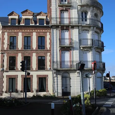 Appartement Grand Confort Bord De Mer Rez-De-Chaussee Residence La Vague Houlgate Exterior photo